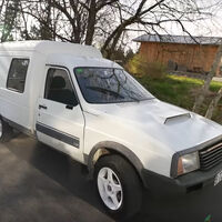 La C15 es la gran obra de la ingeniería francesa, y un español le ha metido 1.200 kilómetros para correr en Nurburgring