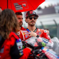 "Mi moto es la de Japón, lo de hoy no es una Ducati". Pecco Bagnaia explota tras el enésimo ridículo en MotoGP 