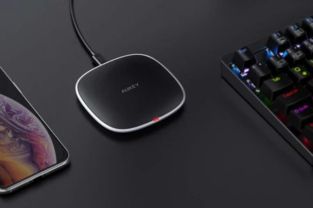 iPhoneワイヤレス充電器