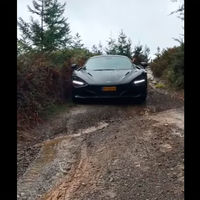 Vídeo: un tipo mete un McLaren 720S por este patatal lleno de barro y desniveles