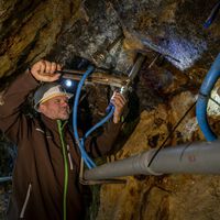 Ni voladuras a gran escala ni perforaciones para encontrar litio: así quiere Audi que sea la minería del futuro 