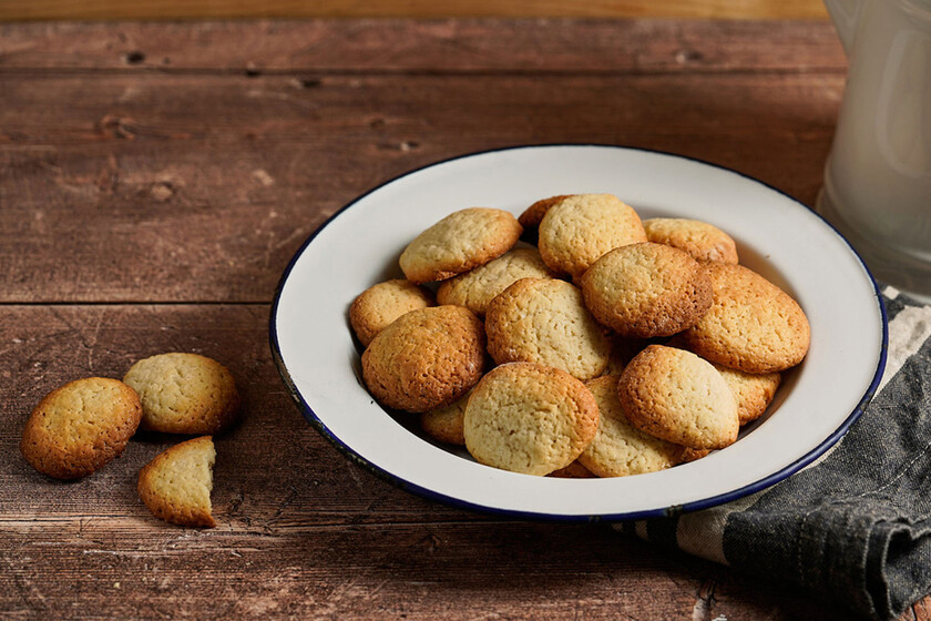 Estas galletas gallegas se hacen en media hora con tres ingredientes: son un clásico de Ferrol para aprovechar todo de la leche