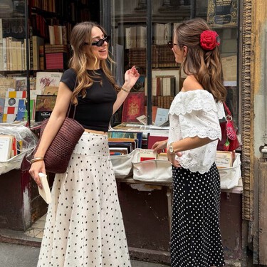 Parfois tiene cinco bolsos de rafia puro lujo silencioso que llevaremos con un vestido de verano y sandalias planas en vacaciones 