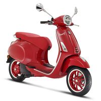La Vespa Elettrica se viste de rojo por una buena causa, desde 6.999 euros 