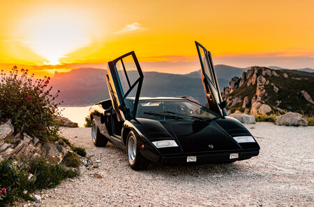 ¡Locura en subasta! Este Lamborghini Countach 'Periscopio', que luce el autógrafo de Gandini, ha superado los 900.000 euros