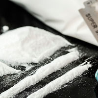 Convierten el motor de un coche en un 'kinder sorpresa' de droga, con casi 10 kilos de cocaína en su interior