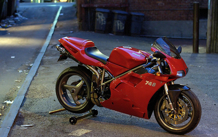 Ducati 748