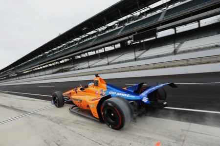 Fernando Alonso se estrella en Indianápolis: accidente a 350 km/h y averías eléctricas del McLaren