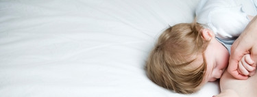 El colecho y la lactancia están tan relacionados entre sí que pronto hablaremos de "breastsleeping"
