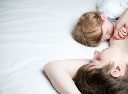 El colecho y la lactancia están tan relacionados entre sí que pronto hablaremos de "breastsleeping"