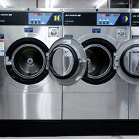 Un truco de dos estudiantes enseña cómo lavar tu ropa gratis en lavanderías a pesar de llevar 5 meses avisando al respecto