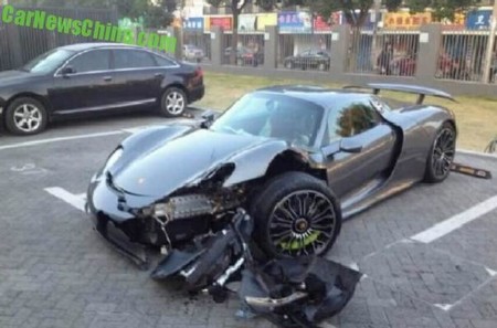 Dolorpasión™: Porsche 918 Spyder se accidenta en China