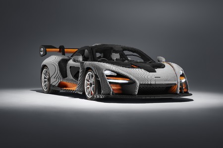 Este McLaren Senna hecho por Lego tiene casi 500,000 bloques y pesa más que un Passat