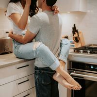 A la generación Z no le basta con café gratis y flexibilidad laboral: el 38% quiere poder tener sexo en el trabajo