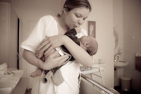 Los bebés "leen" los labios antes de aprender a hablar