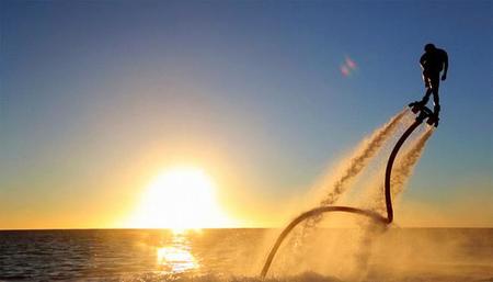 ¿Quieres caminar sobre el agua? Nuevos deportes acuáticos para los más atrevidos