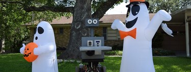 Un robot repartidor de dulces para Halloween: la idea de un ingeniero para celebrar de forma segura en su comunidad