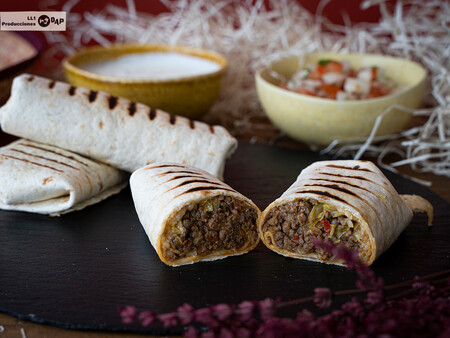 Burritos mexicanos de carne picada, la mejor receta para hacer competencia a los tacos