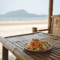 Los platos más saludables que puedes consumir en un chiringuito playero este verano 