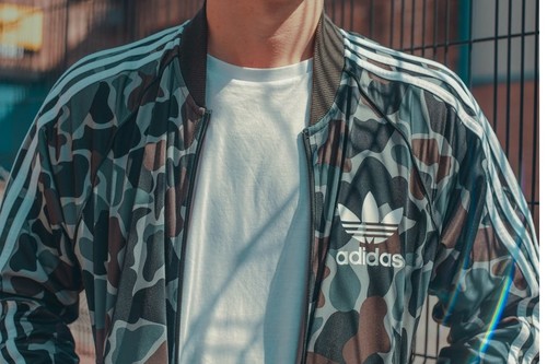 Venta flash en el outlet de Adidas: zapatillas, sudaderas y camisetas con un 50% de descuento y envío gratis