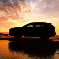 La quinta generación del Toyota RAV4 nos insinúa sus formas en este primer teaser