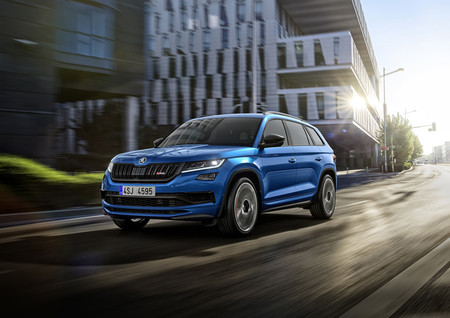 El Škoda Kodiaq RS ya es oficial: motor diésel biturbo de 240 CV, tracción total e interior digital
