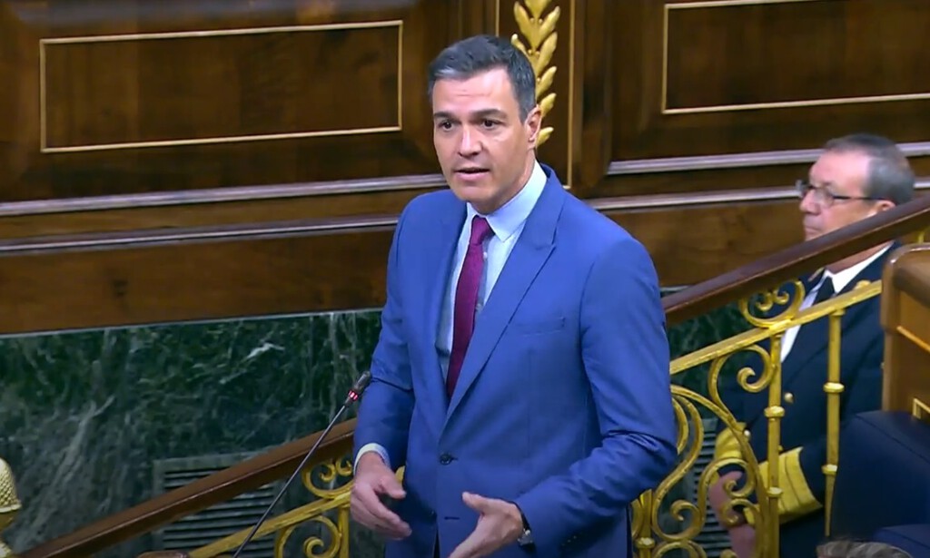 El Gobierno bajará el IVA de la luz a la mitad: pasará del 10% al 5% a partir del próximo sábado