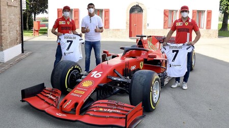 Cristiano Ronaldo se da una vuelta por Maranello para recoger su nuevo, exclusivo y limitado Ferrari