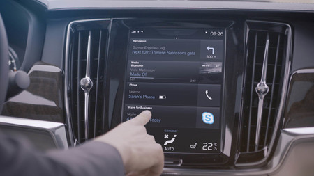 Ya puedes mantener reuniones virtuales con Skype en los Volvo S90 y V90