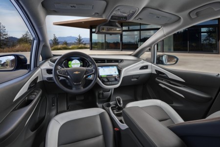 El Chevrolet Bolt apurará su autonomía con un nuevo sistema para gestionar la frenada regenerativa
