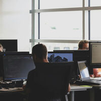 Teste com programadores sênior traz resultado inusitado: utilizar IA diminui a produtividade em vez de aumentar 