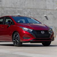 El Nissan Versa 2025 baja radicalmente de precio en México: hasta 85,000 pesos más barato sin perder equipamiento 