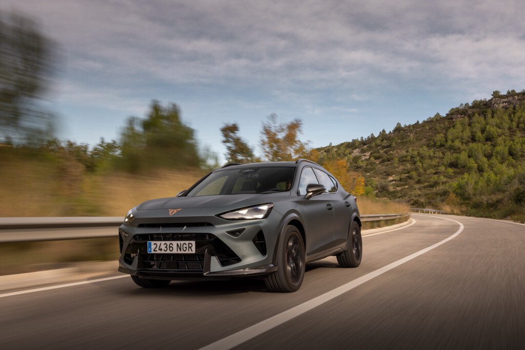 Probamos el CUPRA Formentor VZ5 en un tramo de rally: el mejor SUV deportivo tiene 390 CV y un motor extraordinario que ya no se ofrece en su alternativa de Audi