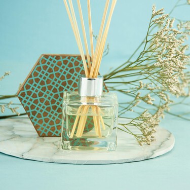 3 ideas para reutilizar los frascos vacíos de tus perfumes y decorar tu hogar