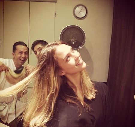 Marchando cuarto y mitad de extensiones para Jessica Alba