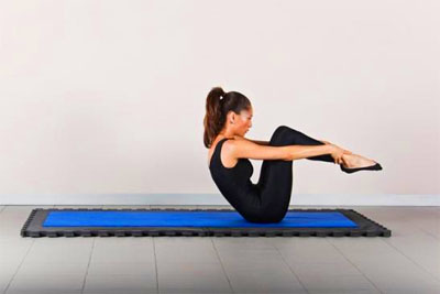 "Patada de rana", un ejercicio completo para nuestros abdominales