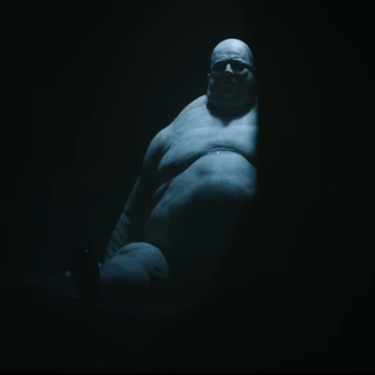 La nueva película de Resident Evil se parece muy poco a nada que haya hecho Capcom (y quizás sea lo mejor) 