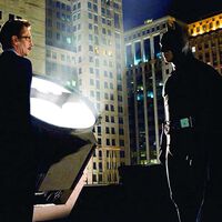 Pausa Batman Begins a las 2 horas con 10 minutos y 25 segundos y descubrirás cómo el Joker ya dominaba Gotham desde la primera película 