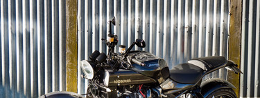 Un motor 2.5 de Subaru WRX en una moto, ¿por qué no? Esta es una demencia llamada MadBoxer