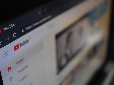 YouTube ha añadido a sus términos de servicio que podrá eliminar cualquier cuenta que ya no considere "comercialmente viable"