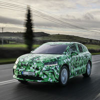 El nuevo SUV eléctrico Škoda Enyaq iV promete hasta 500 km de autonomía con una batería de 82 kWh