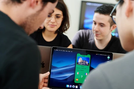 Apple 誰もが Swift でコード開発できる