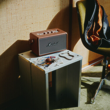 Luce como amplificador, pero es una bocina portátil con 50 horas de batería: Marshall Kilburn III llega a México 