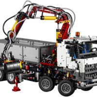 Mercedes-Benz Arocs 3245 de LEGO, una auténtica locura para el amante de los camiones
