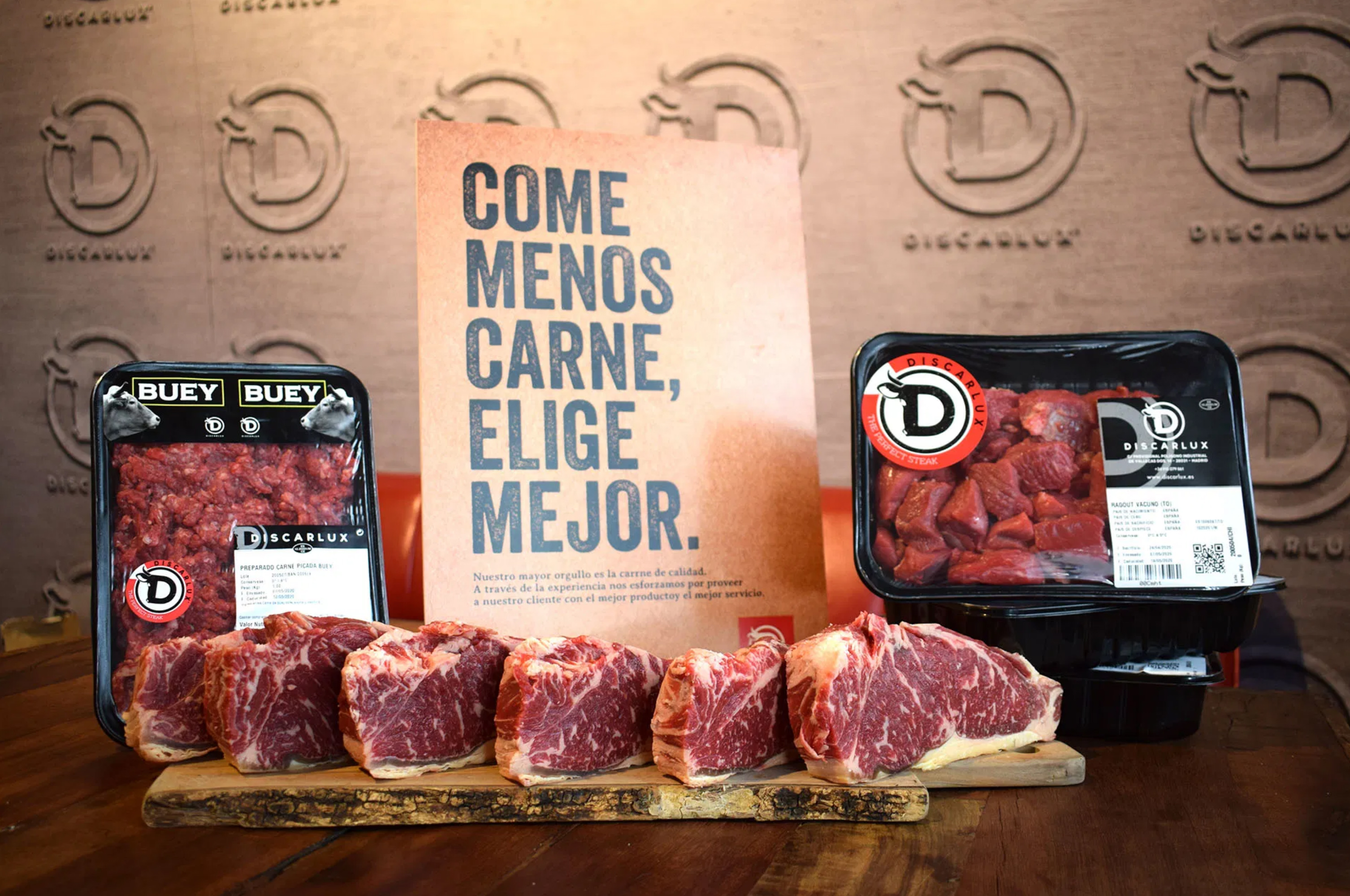 Pack de carne familiar: seis entrecot, carne picada de buey y de vaca, ragout y filetes de añojo