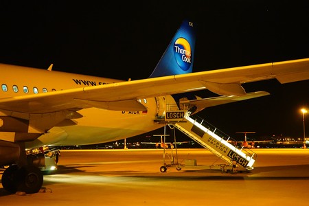 La quiebra de Thomas Cook deja a más de 600.000 turistas "atrapados"