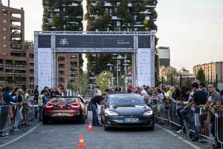 La mítica carrera Mille Miglia ya no es sólo de clásicos, ahora también hay eléctricos