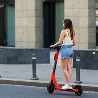Adiós al vacío legal de los scooters en CDMX: la SEMOVI ya está preparando regulaciones para los patines eléctricos