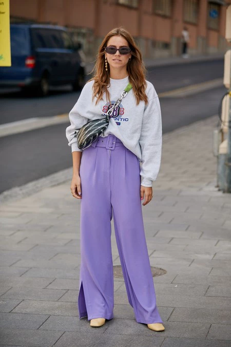 Las bajitas también pueden triunfar con los pantalones palazzo: éstas son las 7 claves para hacerlo