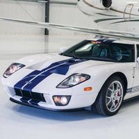 El Santo Grial para coleccionistas: Un Ford GT 2006 con 17 kilómetros ¡y los protectores sin quitar!